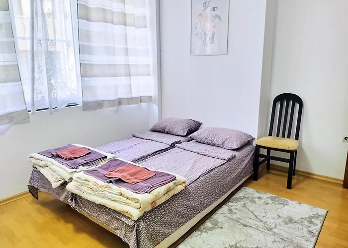 Super Center - Small Flat On 