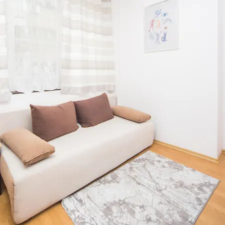 Super Center - Small Flat On 